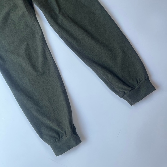 Beyond Yoga Spacedye Midi Jogger With Pockets In Green - Picture 4 of 9